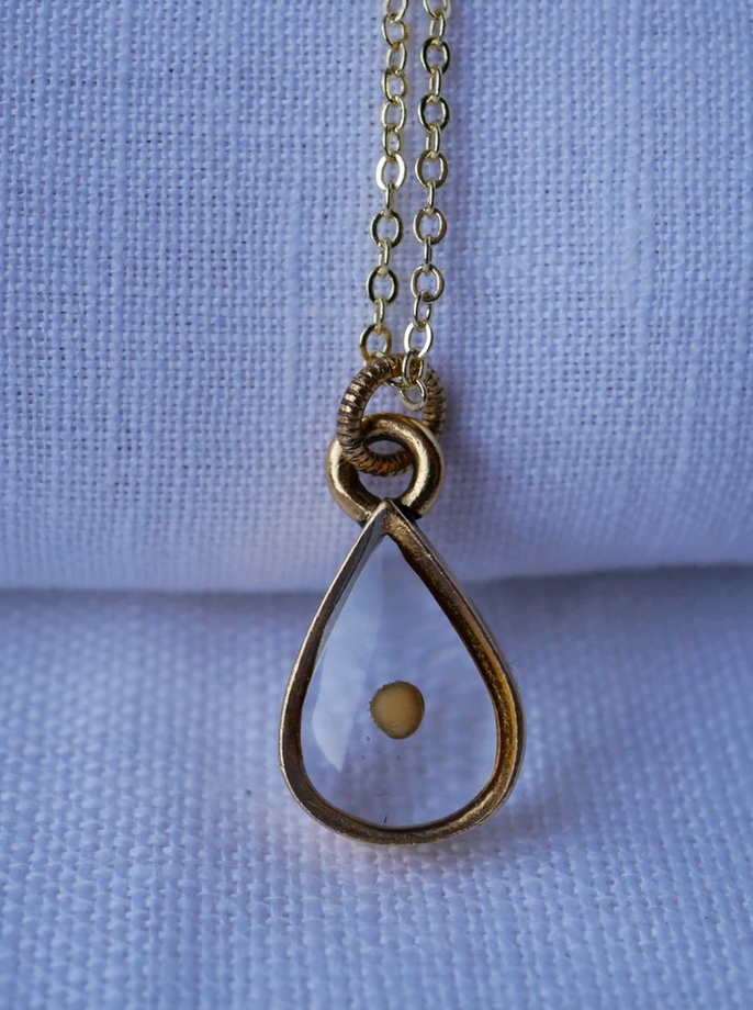 Small Teardrop Pendant 18" Silver